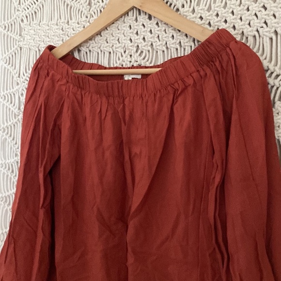 Ganji La,size small, off the shoulder, clay red top blouse,with tied 3/4… - Picture 2 of 4